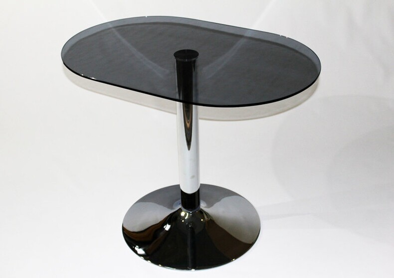 Серый овальный кухонный стол