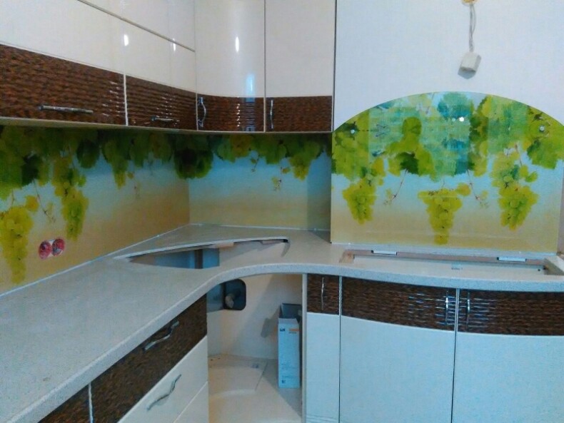 Панель на кухню из стекла с изображением Желтый виноград
